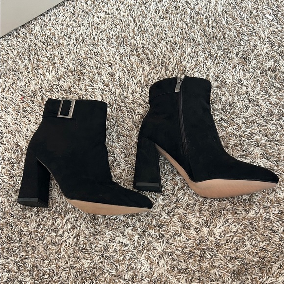Glamour Shoes - Elegant Black Suede Ankle Boots